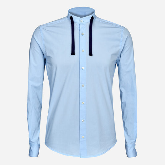 Hoodie-Hemd hellblau mit Kordel in dunkelblau